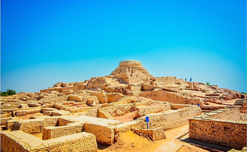 Mohenjo Daro was a mega-city of about 2500 BCE